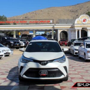 Toyota C-HR ( XLE ) 2021