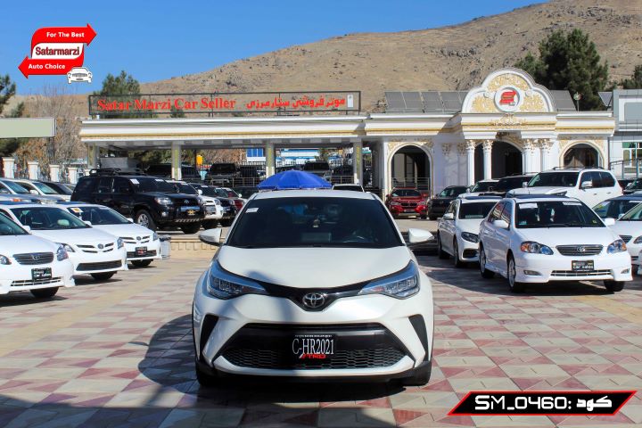 1 Toyota C-HR ( XLE ) 2021