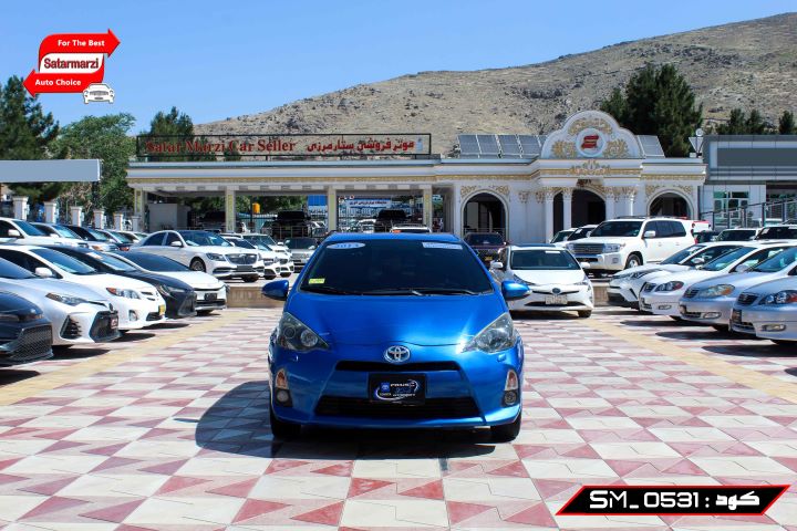 1 Toyota Prius ( C ) 2013