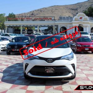 Toyota C-HR ( XLE ) 2020