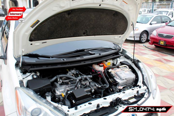 10 Toyota Prius ( C ) Hybrid 2017