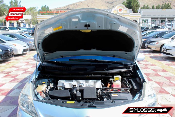 10 Toyota Prius ( V ) 2013