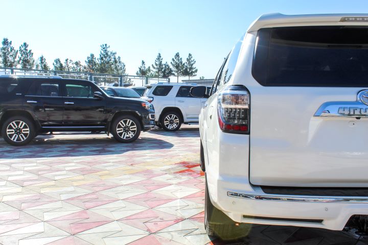 13 Toyota 4Runner ( Limited )