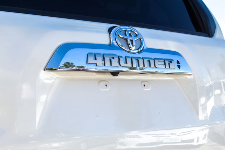 15 Toyota 4Runner ( Limited )