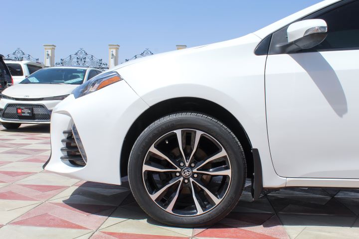 15 Toyota Corolla ( SE )