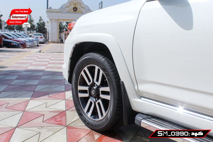 18 Toyota 4Runner ( Limited )