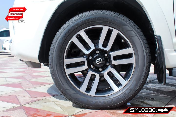 19 Toyota 4Runner ( Limited )