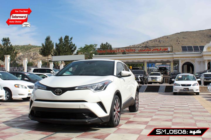 2 Toyota C-HR ( LE ) 2019