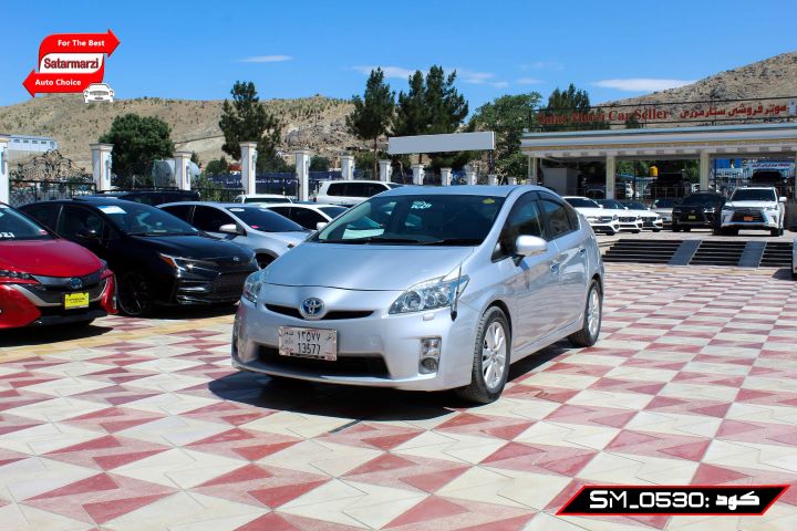 2 Toyota Prius 2011