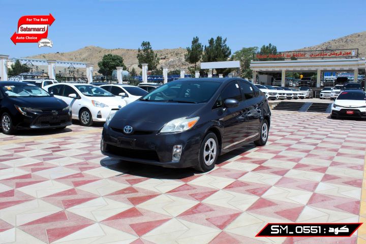 2 Toyota Prius 2015