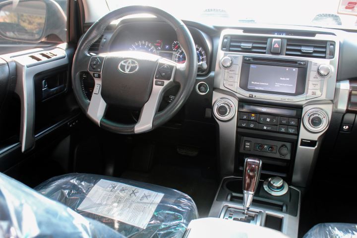 27 Toyota 4Runner ( Limited )
