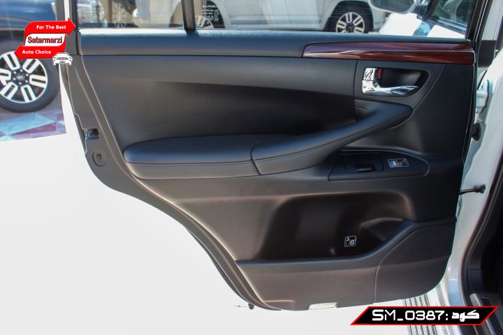 28 Lexus ( LX570 Super Sport )