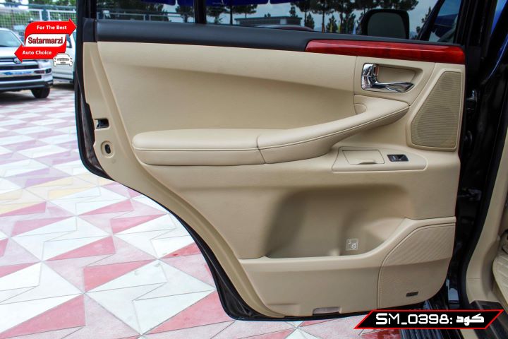 28 Lexus ( LX570 ) 2010