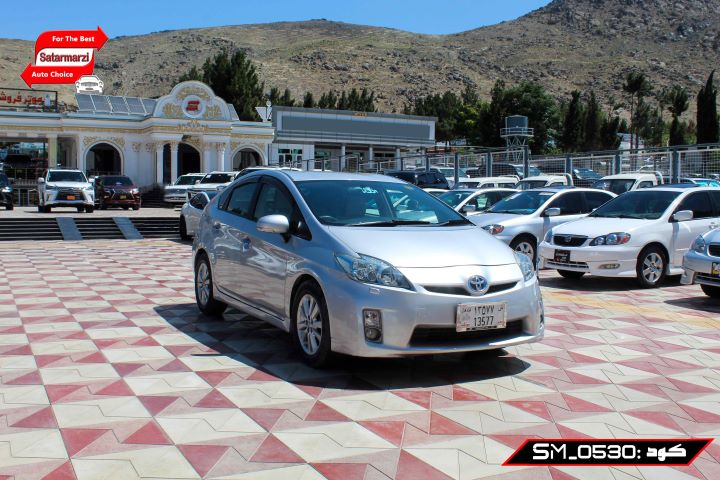 3 Toyota Prius 2011
