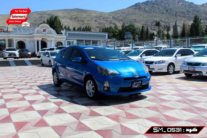3 Toyota Prius ( C ) 2013