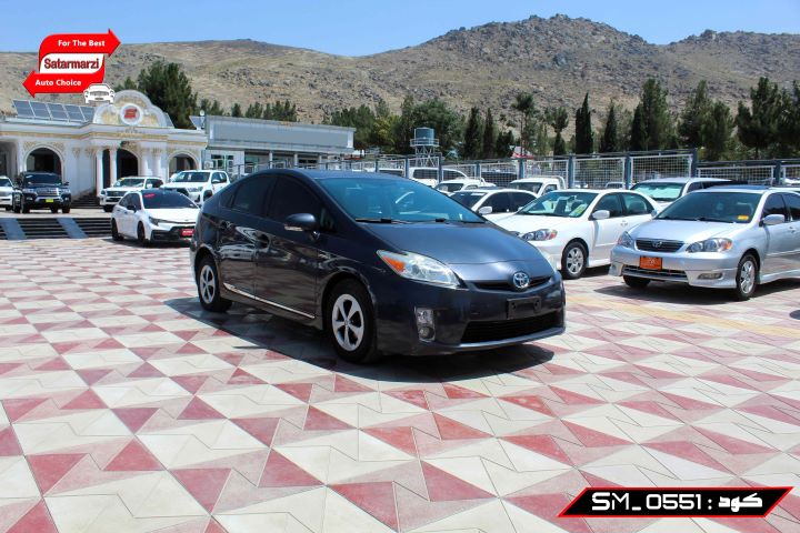 3 Toyota Prius 2015