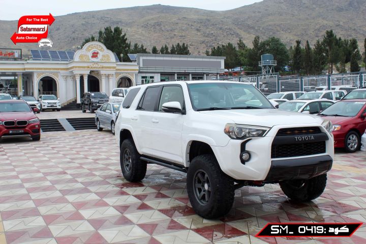 3 Toyota 4Runner ( SR5 ) 2014