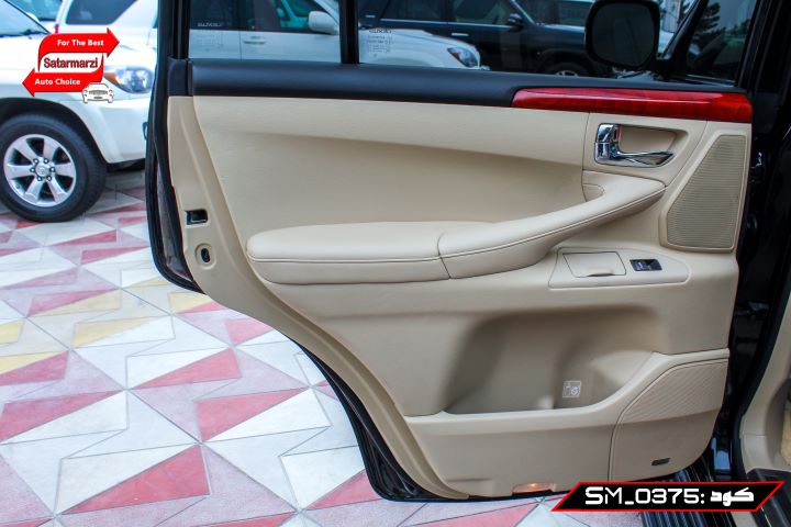 30 Lexus ( LX570 ) American