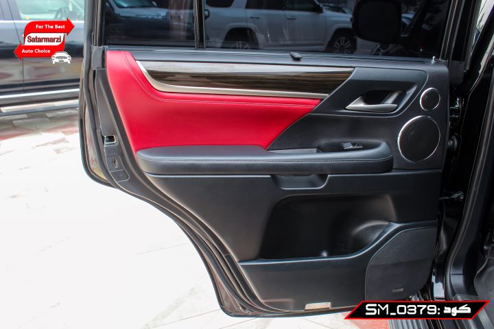 32 Lexus ( LX570 Black Hawk Edition )