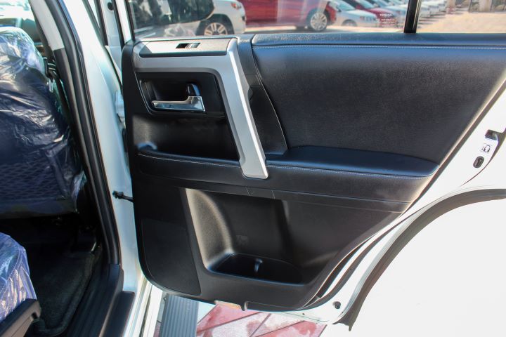35 Toyota 4Runner ( Limited )