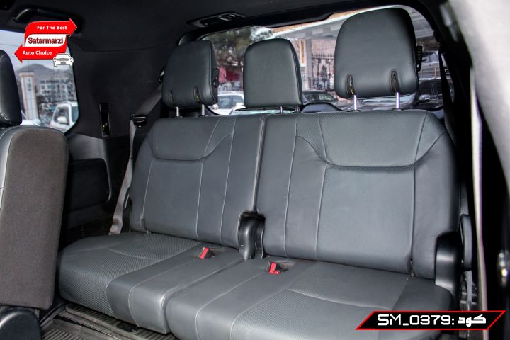 37 Lexus ( LX570 Black Hawk Edition )