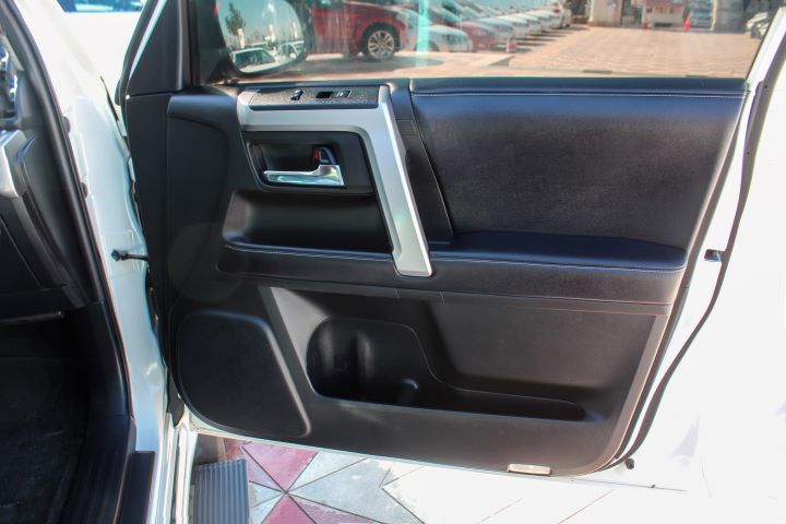 38 Toyota 4Runner ( Limited )