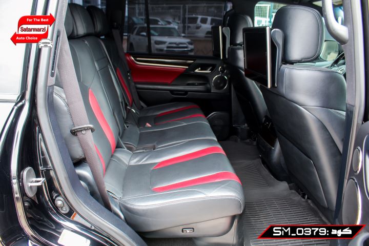 39 Lexus ( LX570 Black Hawk Edition )