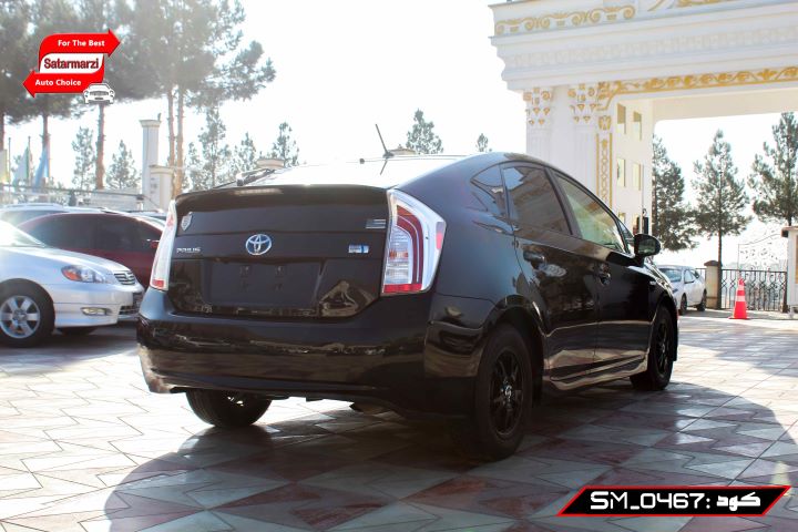 4 Toyota Prius 2015