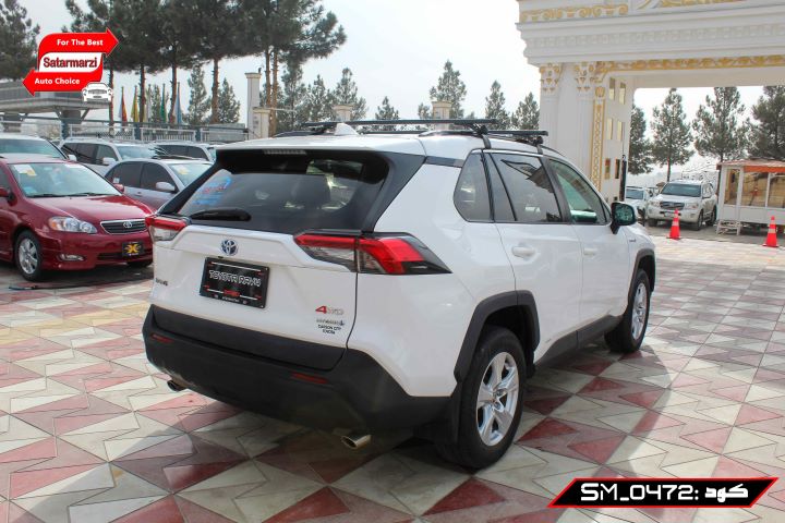 4 Toyota RAV4 ( LE ) Hybrid 2020