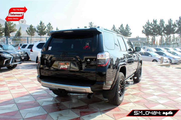 4 Toyota 4Runner ( TRD OFF ROAD ) 2019