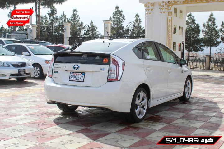 4 Toyota Prius 2015