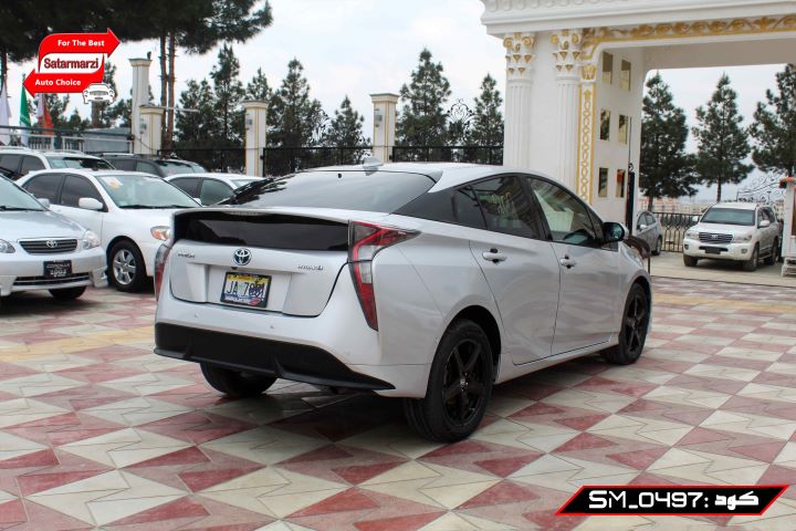4 Toyota Prius 2017