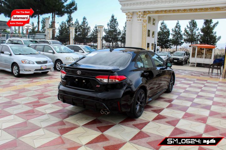 4 Toyota Corolla ( SE ) 2025