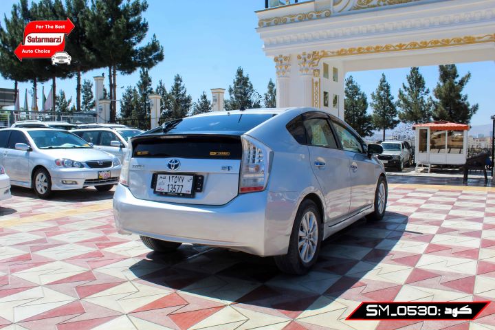 4 Toyota Prius 2011