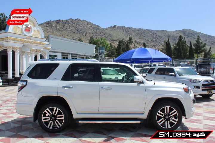 4 Toyota 4Runner ( SR5 )