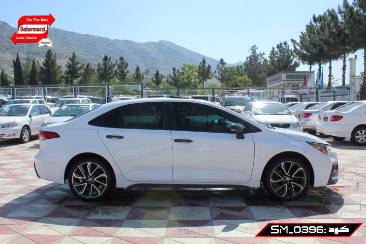 4 Toyota Corolla ( XSE )