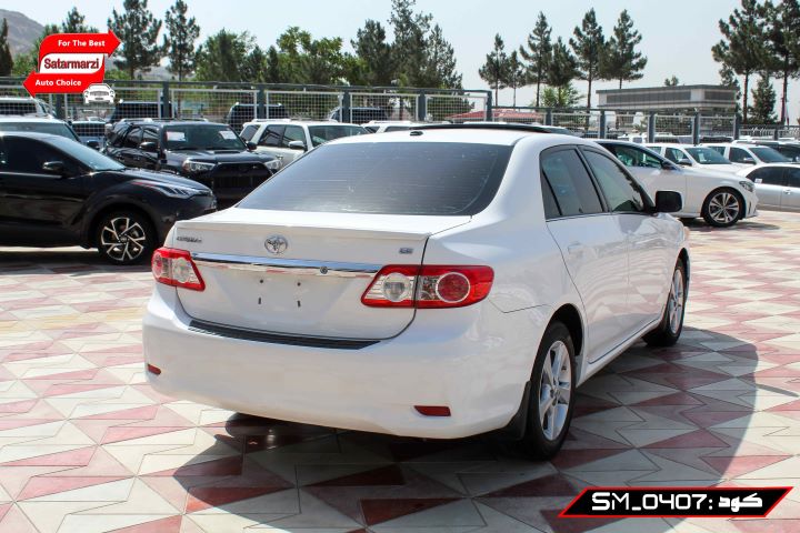 4 Toyota Corolla ( LE ) 2013