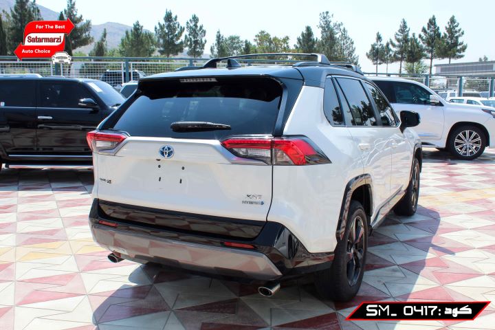 4 Toyota RAV4 Hybrid ( XSE ) 2020