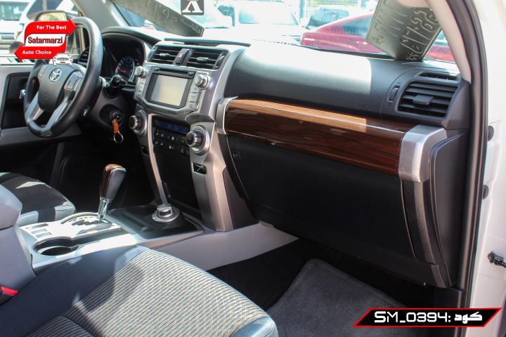 40 Toyota 4Runner ( SR5 )