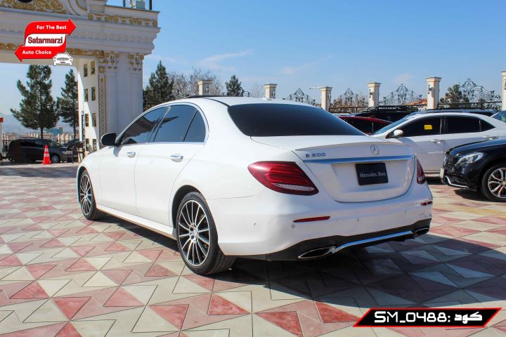 5 Mercedes Benz ( E300 ) 2017