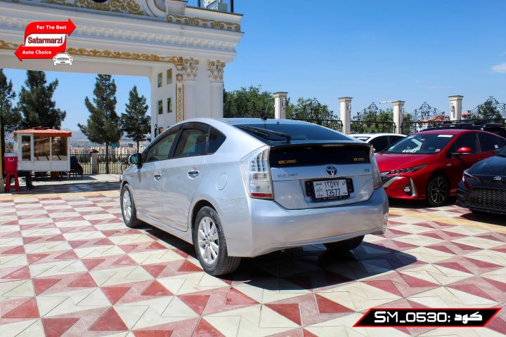 5 Toyota Prius 2011