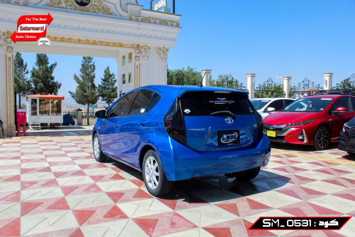 5 Toyota Prius ( C ) 2013