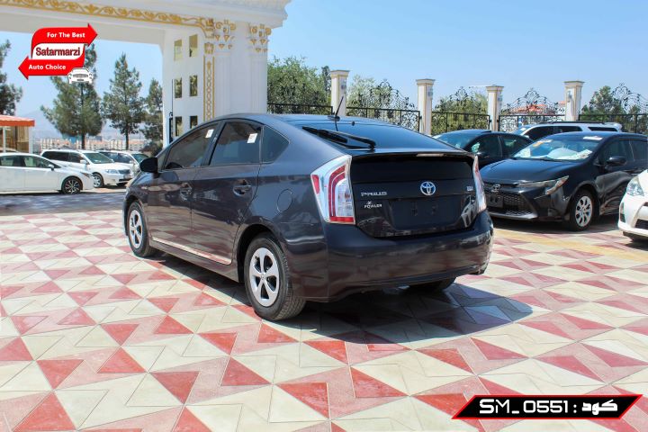 5 Toyota Prius 2015