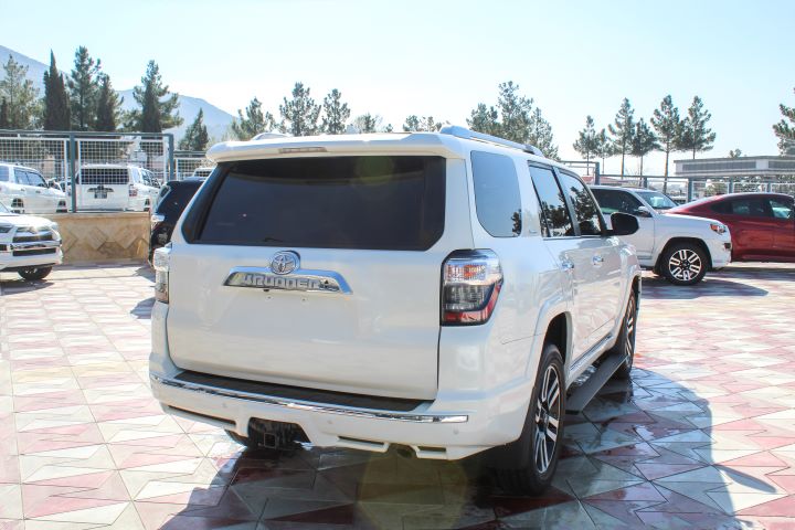 5 Toyota 4Runner ( Limited )