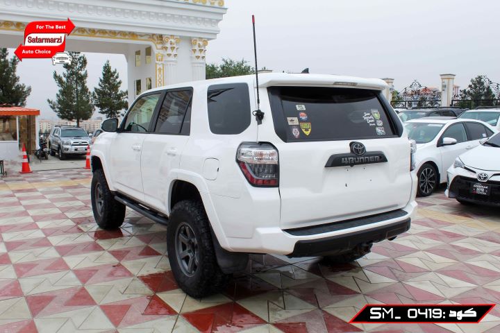 5 Toyota 4Runner ( SR5 ) 2014