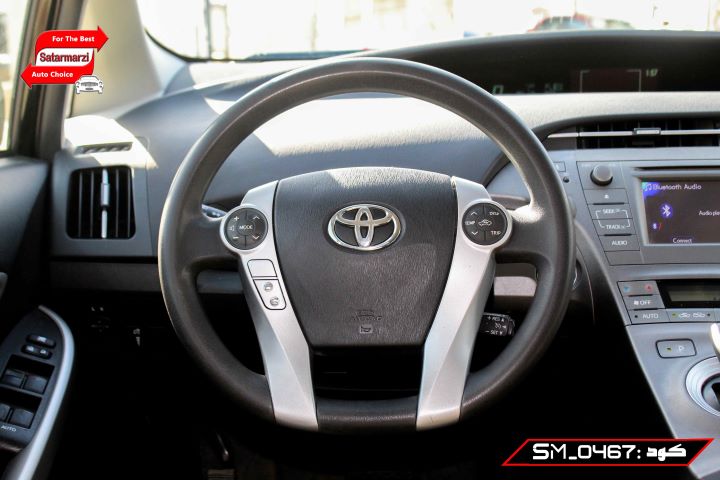 6 Toyota Prius 2015