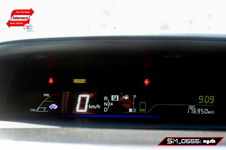 6 Toyota Prius ( V ) 2013