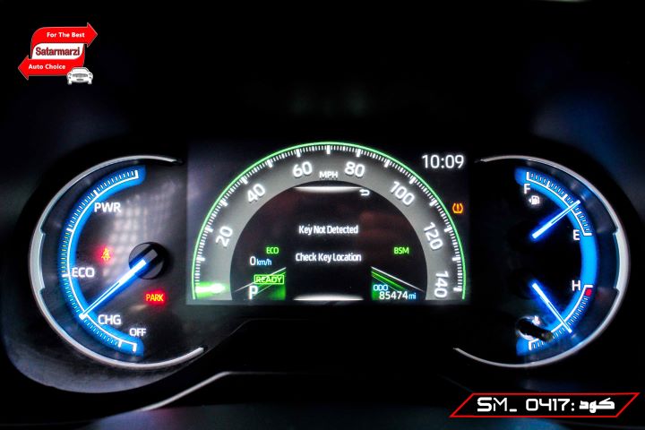 6 Toyota RAV4 Hybrid ( XSE ) 2020