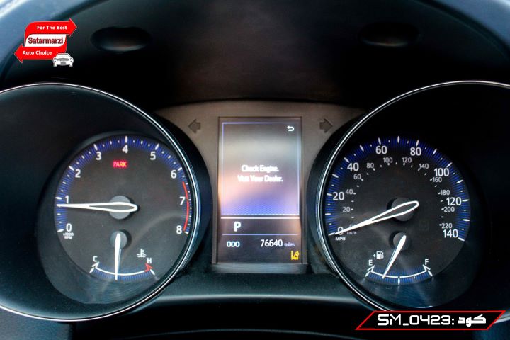 6 Toyota C-HR ( XLE ) 2020