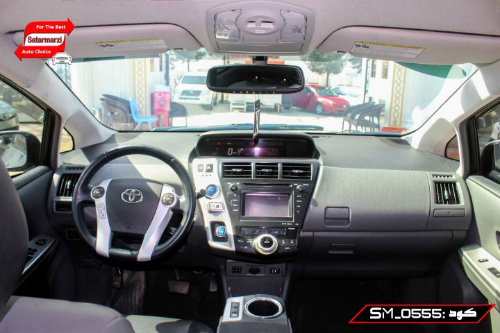 7 Toyota Prius ( V ) 2013